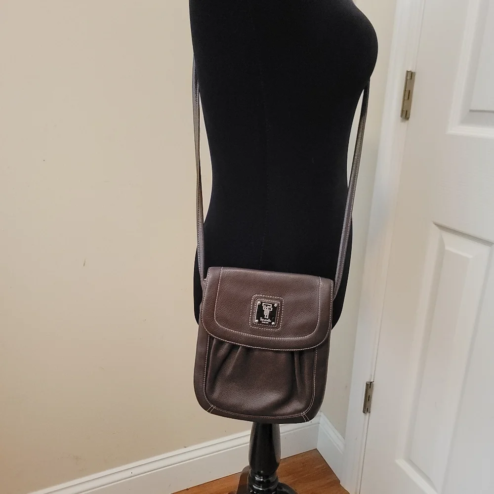 Pre-owned Tignanello Vintage Chocolate Brown Pebble Leather Crossbody